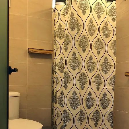 Adrian Hotel 2*