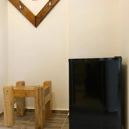 Отель Adrian