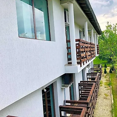Adrian Отель Шкорпиловци