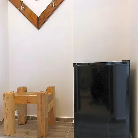 Отель Adrian 2*