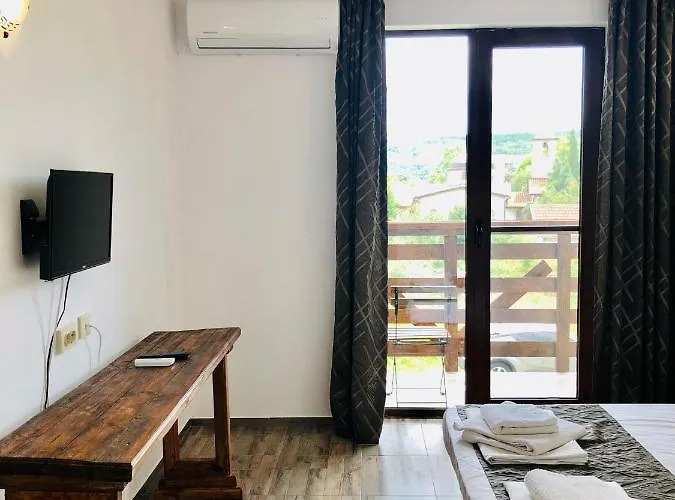 Adrian 2* Škorpilovci